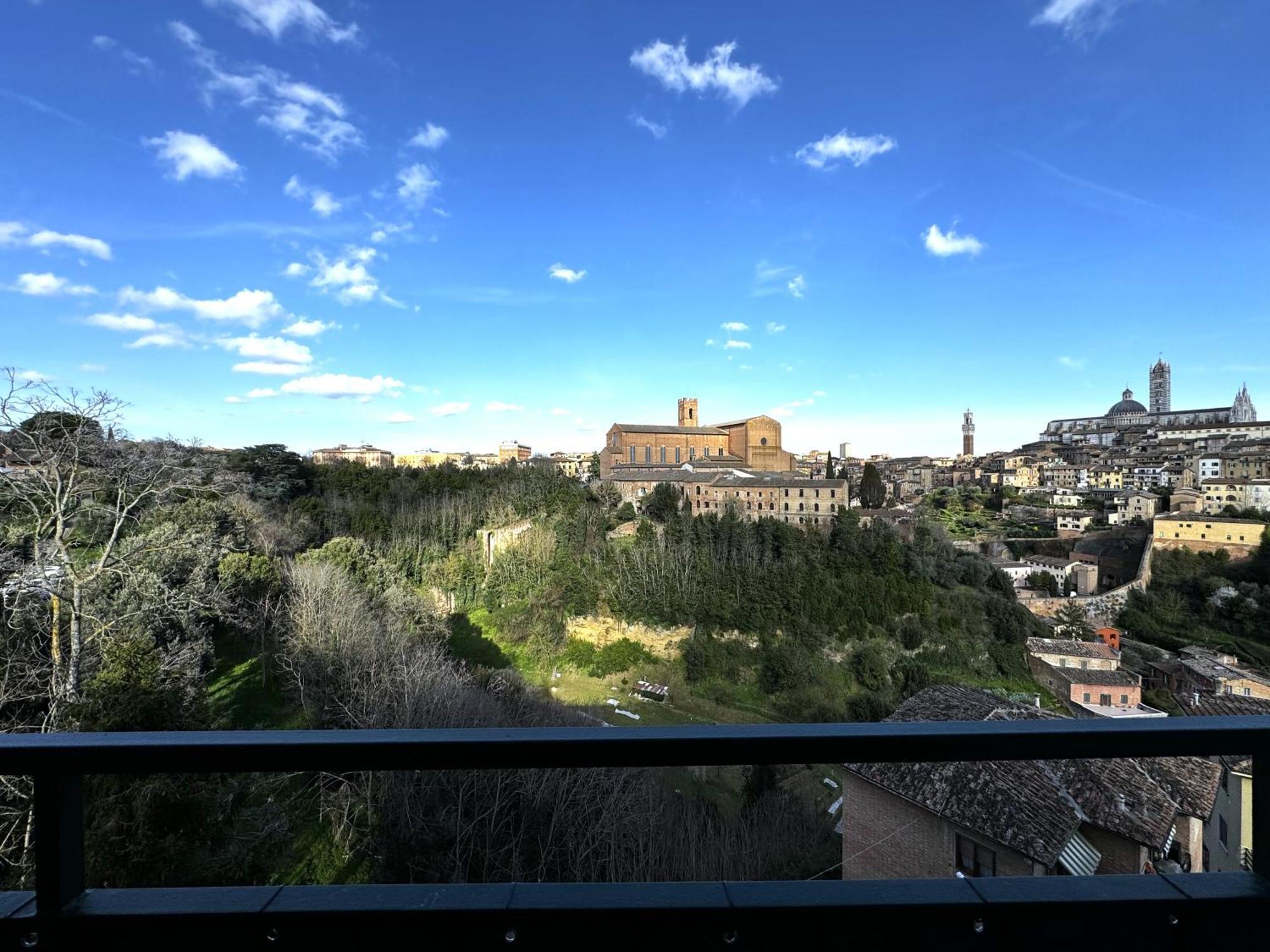 Skyline Siena Apartman Kültér fotó